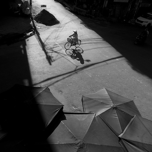 Nhiếp ảnh gia Nguyễn An Di - Street life The path of light  (2)